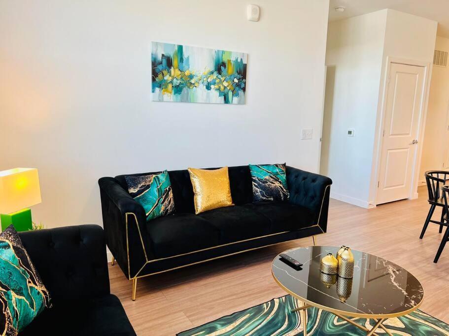 Charming Home: 2bd/2ba In Kyle, Tx! Apartment