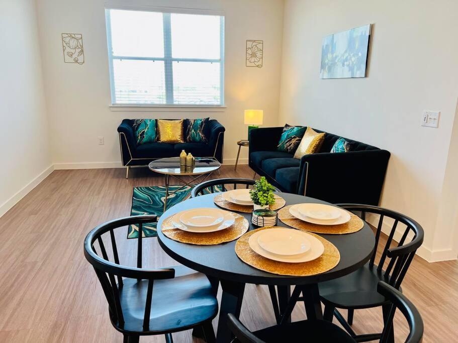 Apartment Charming Home: 2bd/2ba In Kyle, Tx! Kyle