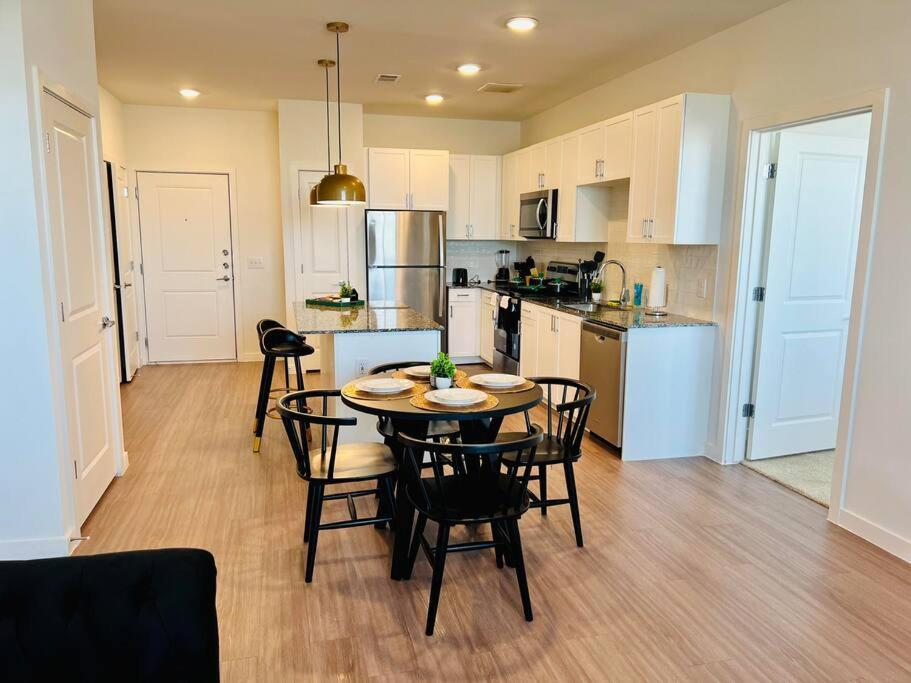 Charming Home: 2bd/2ba In Kyle, Tx!